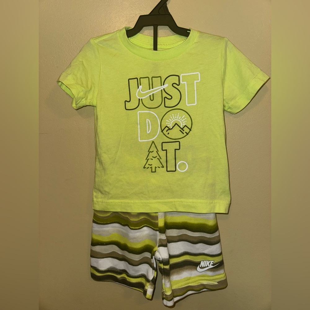 Nike Sportswear Leave No Trace Printed T-Shirt Shorts Set Toddler 3T 2-3Y Boys